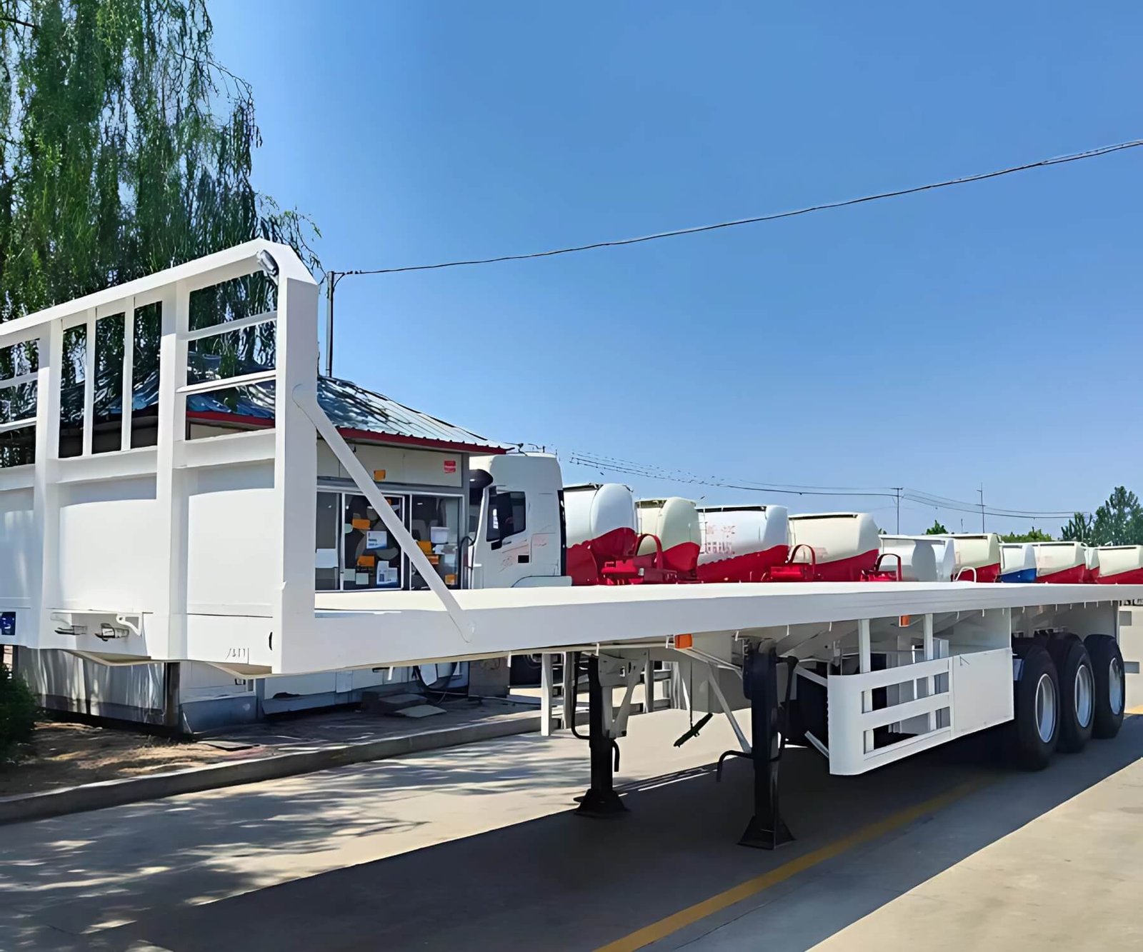 20ft – 53ft Tri Axle Flatbed Trailer for Sale in Tanzania - Image 3