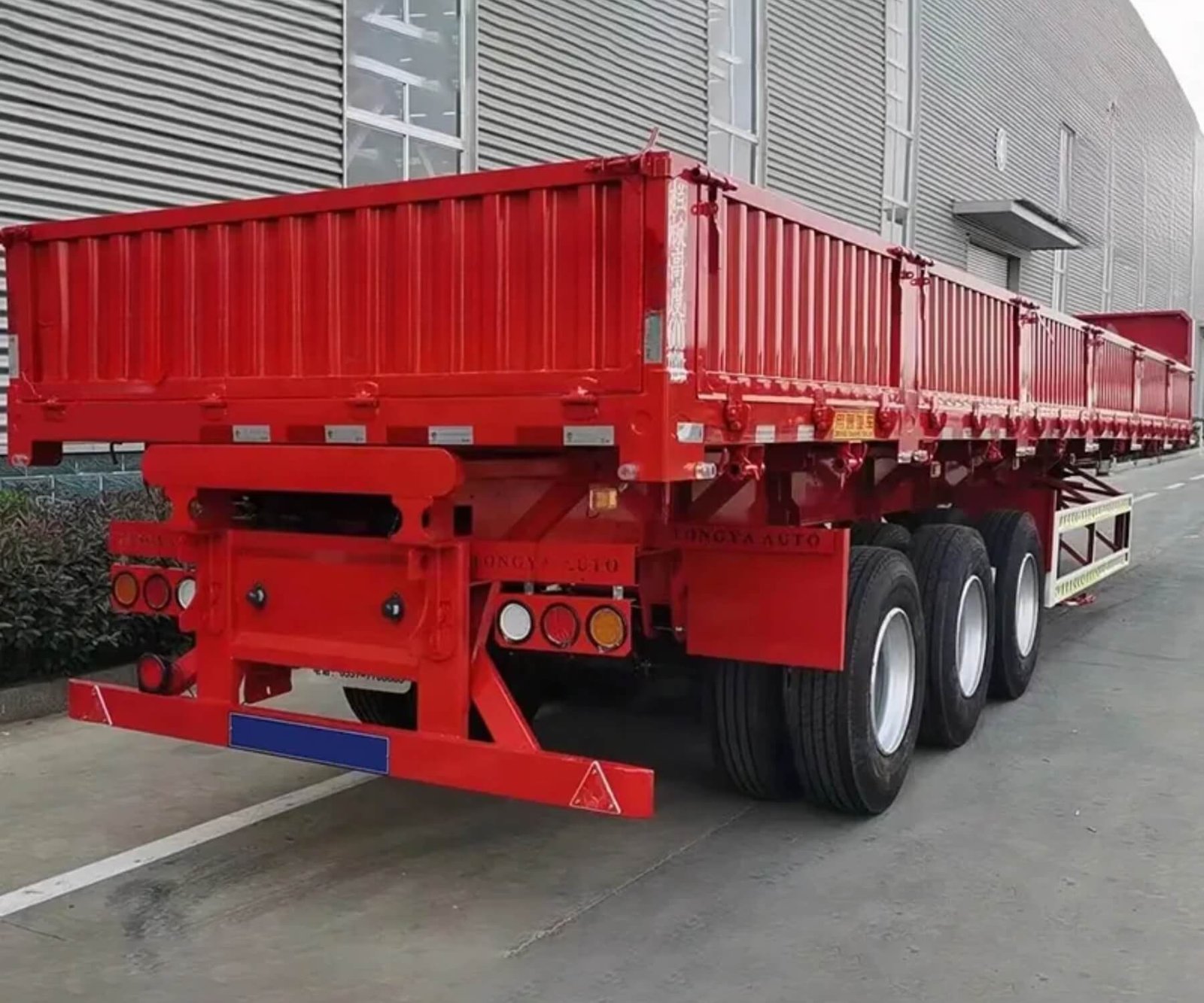 3-Axle 40ft Grain Transport Semi Trailer with Side Walls - Image 2