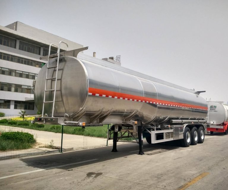 High-Capacity Stainless Steel Tanker Trailer for Liquid Transport