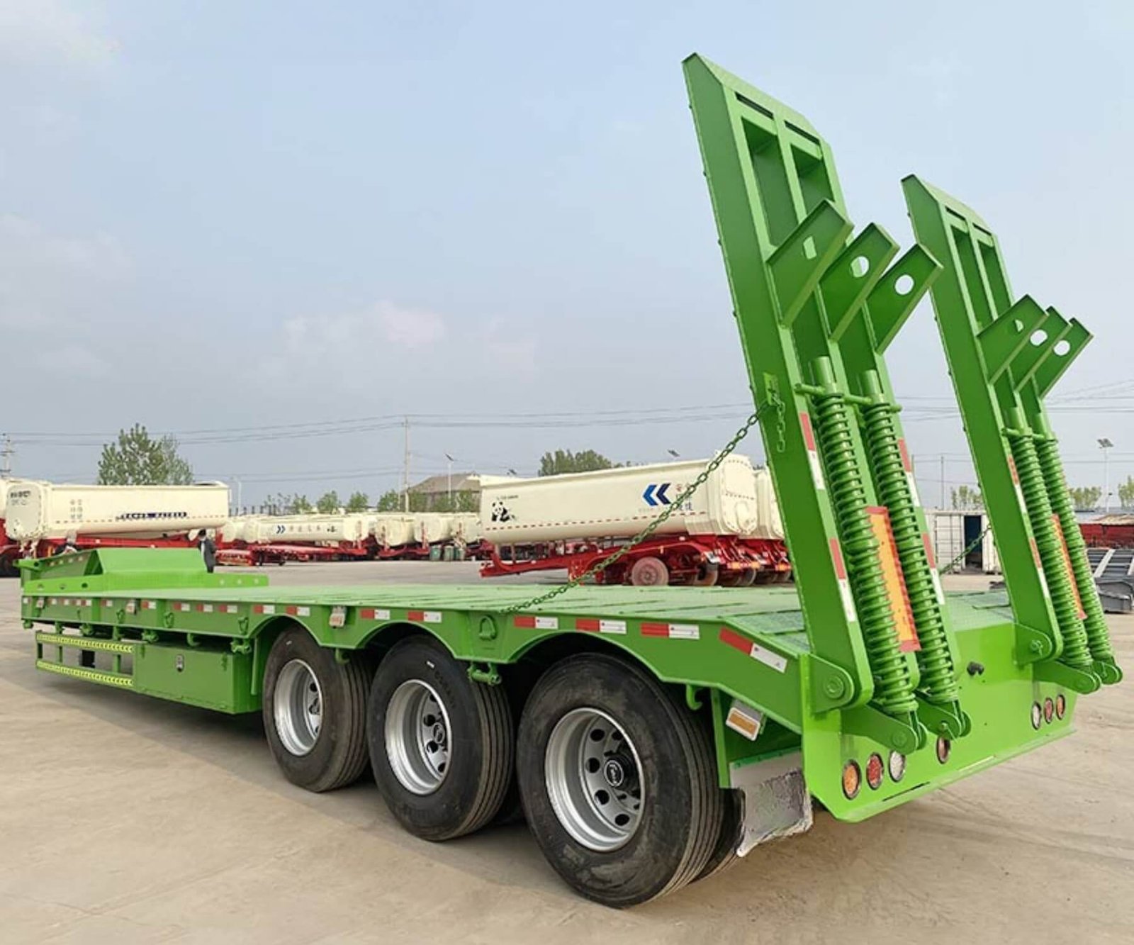 40 – 160 Tons Semi Lowbed Trailer for Sale With Gooseneck & Ramp in Nigeria - Image 4