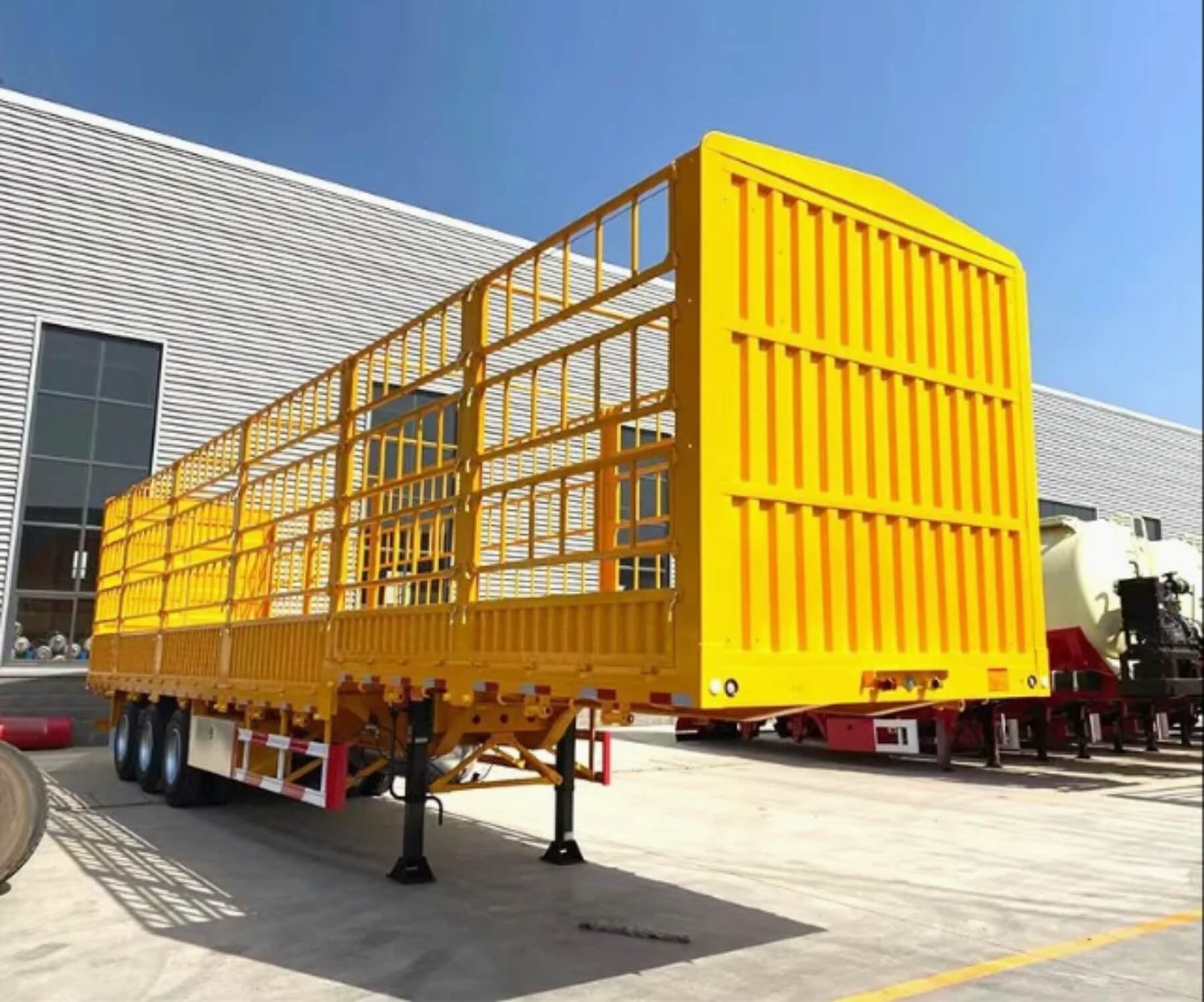 Heavy-Duty 50 Ton Cargo Fence Trailer for Sale - Image 2