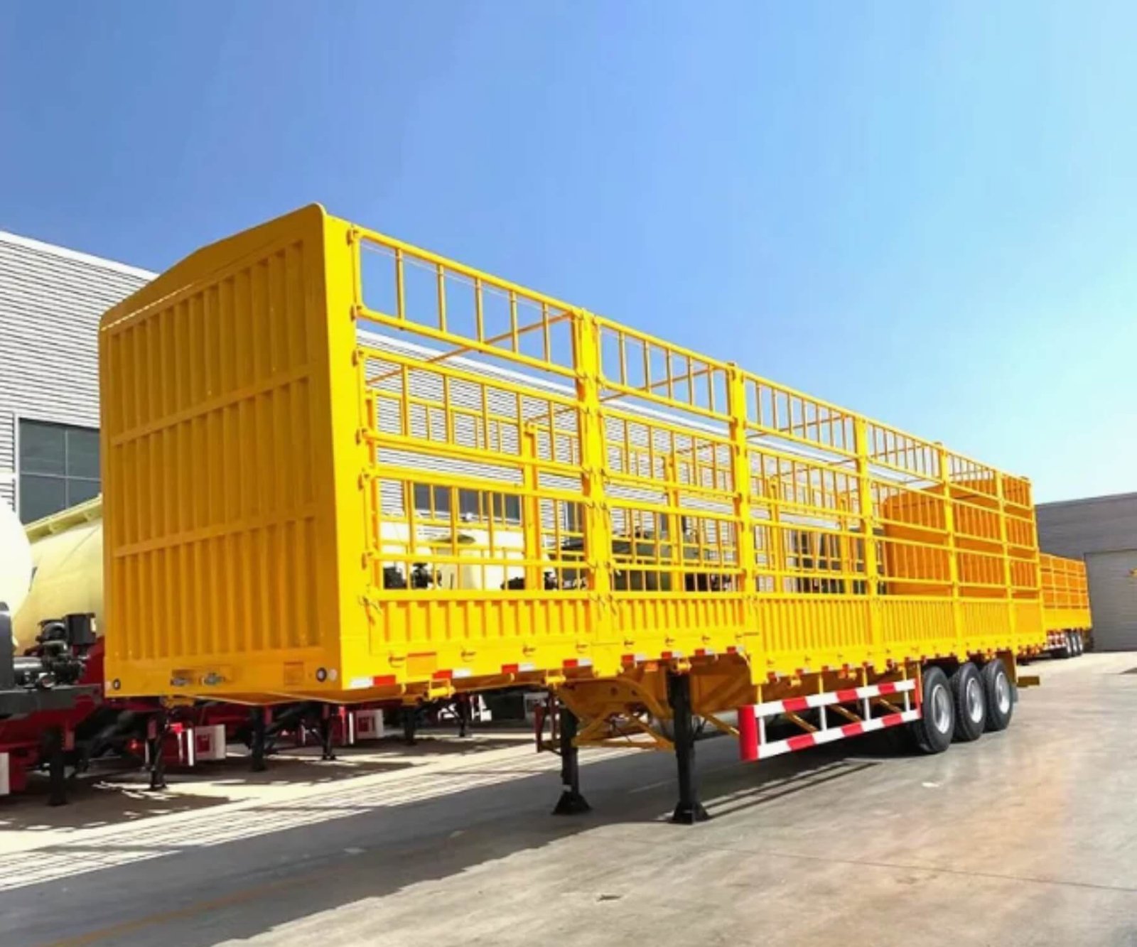 Heavy-Duty 50 Ton Cargo Fence Trailer for Sale - Image 4