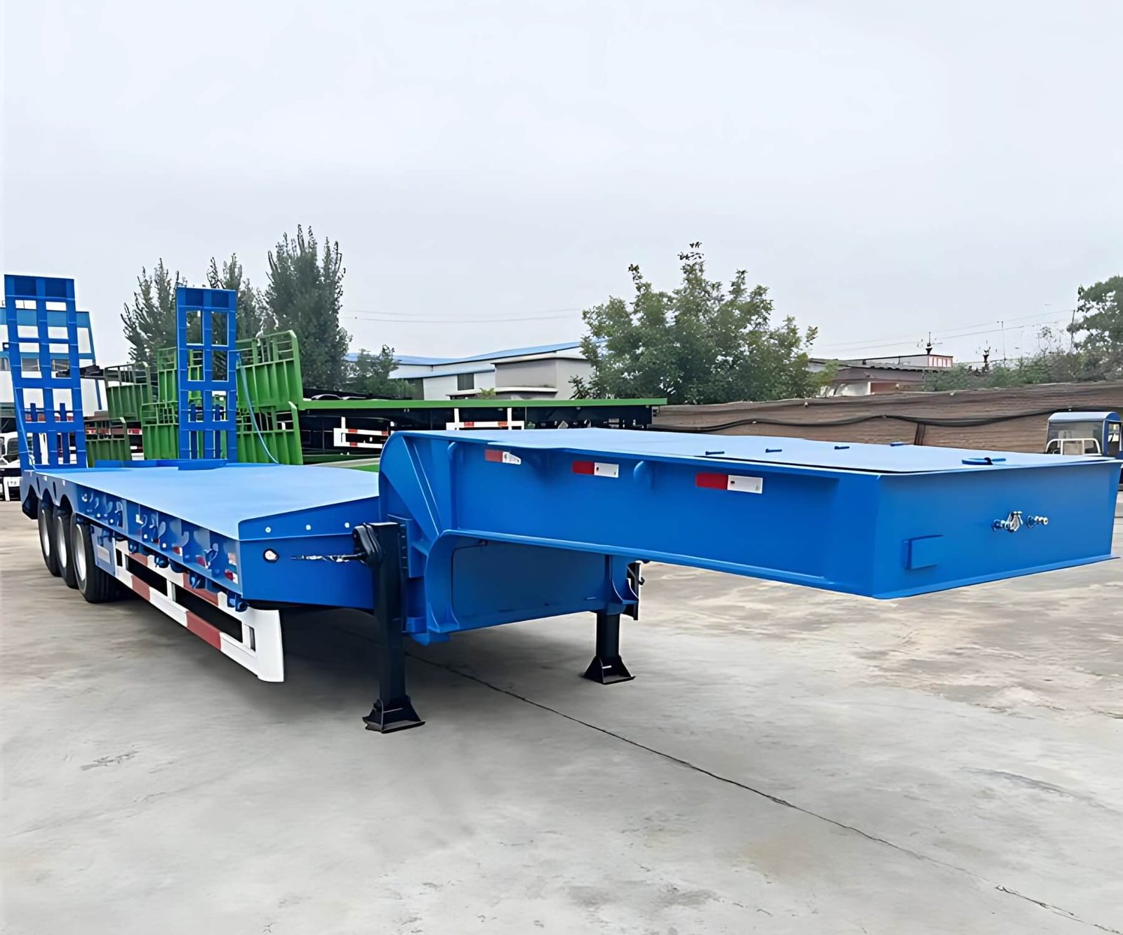 Luxerytrailers 30-100 Ton Extendable Flatbed Trailer for Sale In Angola - Image 4