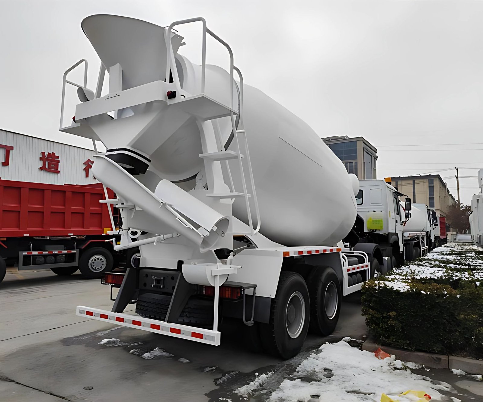 HOWO Concrete Mixer Truck - Image 3