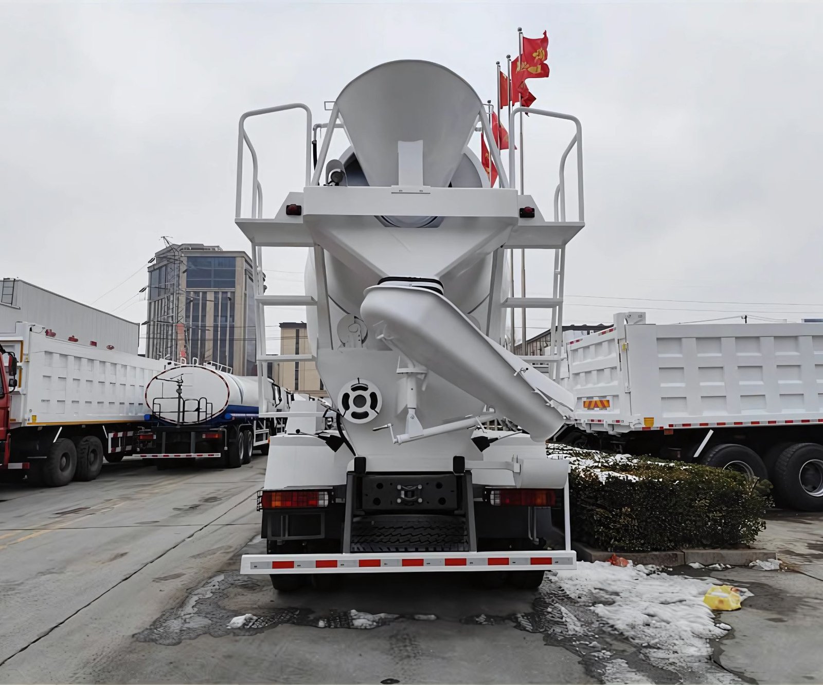 HOWO Concrete Mixer Truck - Image 2