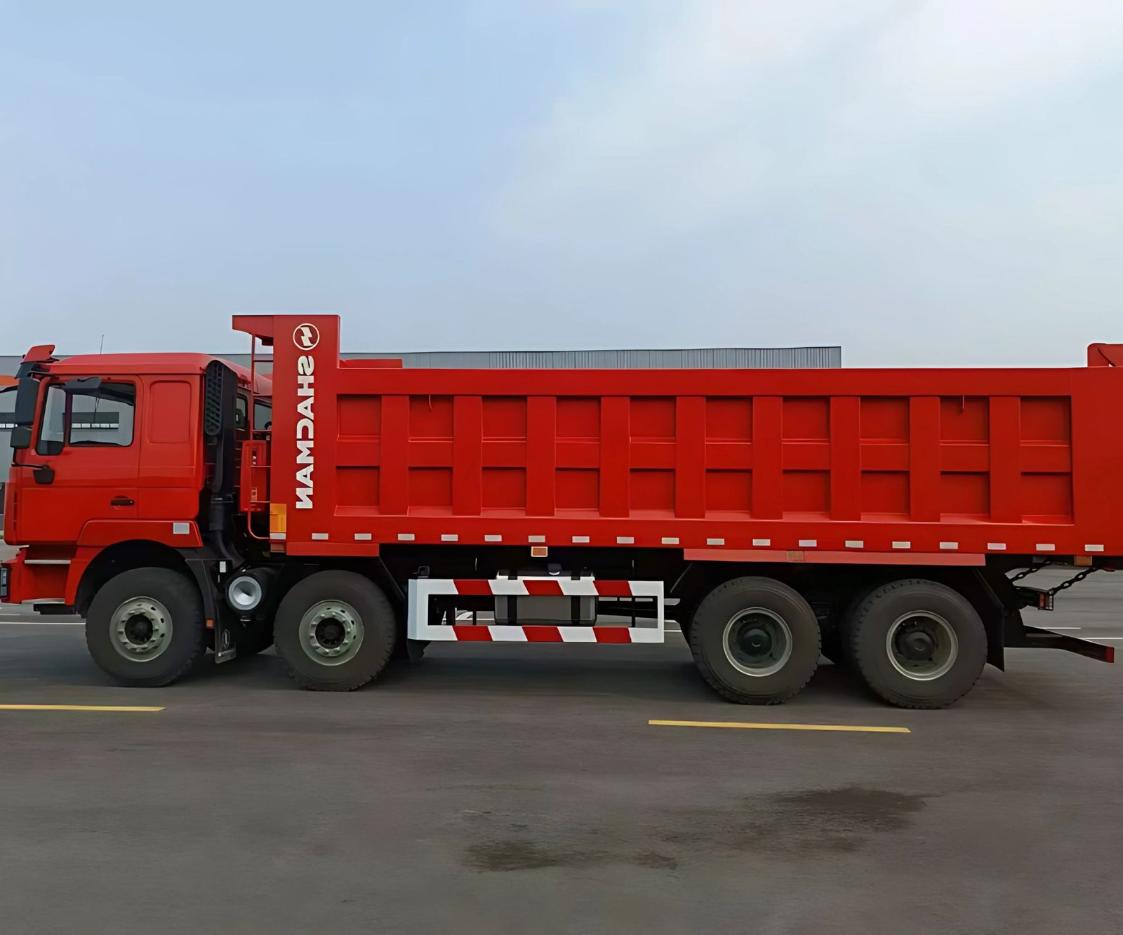 China Heavy Duty Shacman F3000 6×4 End Dump Truck - Image 4