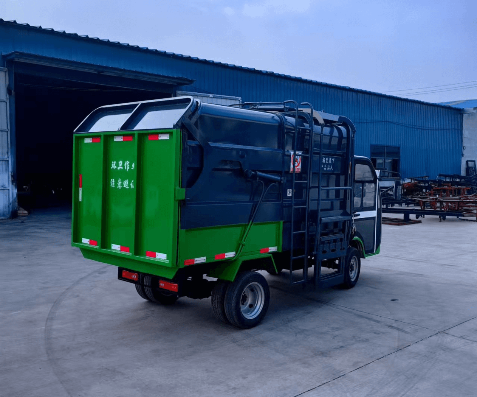 Electric Hook Lift Garbage Truck (5–8 CBM) - Image 2